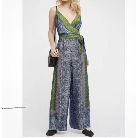 Free People One Piece Blue Jumpsuit Sz 4 Wide Leg Flowy Spaghetti Straps Boho - Picture 2 of 15
